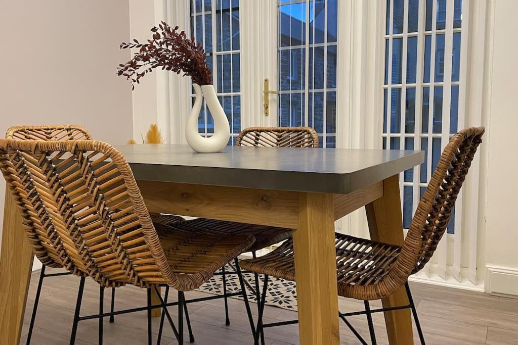 Harbourside, Luxurious Elegant Holiday Home With Bike Store - Sleeps 6 Wick  Exterior photo