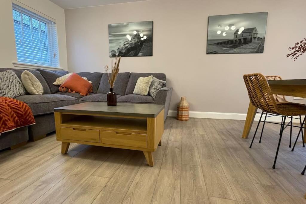 Harbourside, Luxurious Elegant Holiday Home With Bike Store - Sleeps 6 Wick  Exterior photo