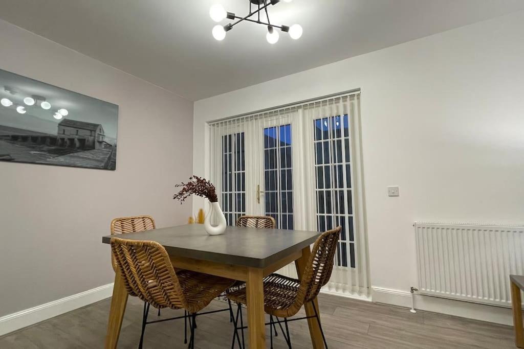 Harbourside, Luxurious Elegant Holiday Home With Bike Store - Sleeps 6 Wick  Exterior photo