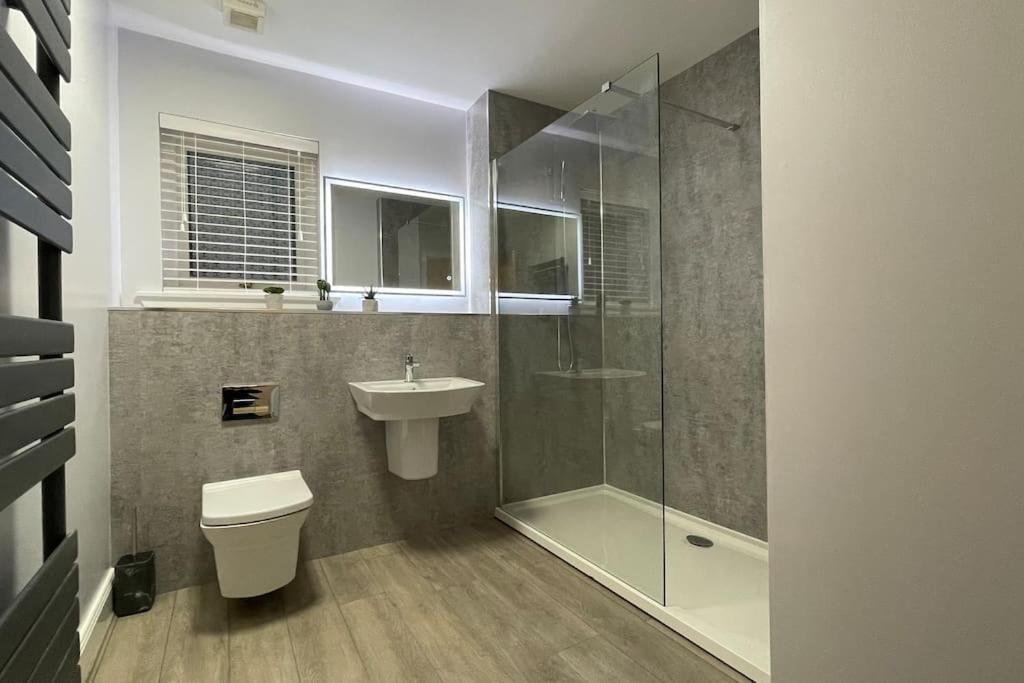 Harbourside, Luxurious Elegant Holiday Home With Bike Store - Sleeps 6 Wick  Exterior photo